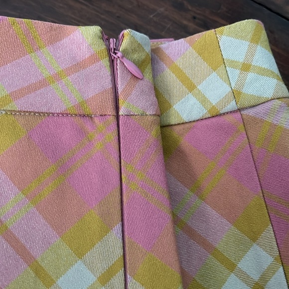 Adorable plaid skirt by Urban Outfitters! - Picture 6 of 6